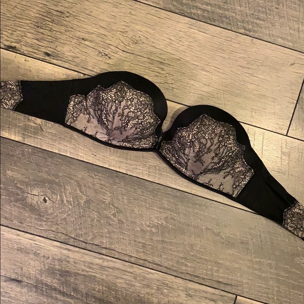 Victoria Secret Bombshell strapless bra